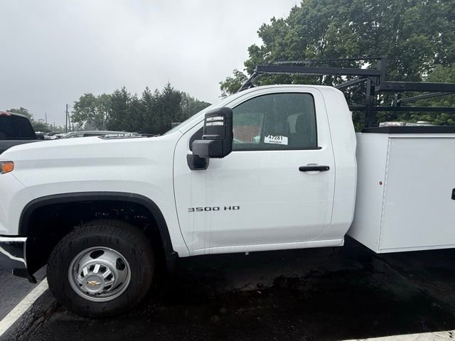 2025 Chevrolet Silverado 3500HD Work Truck photo 2