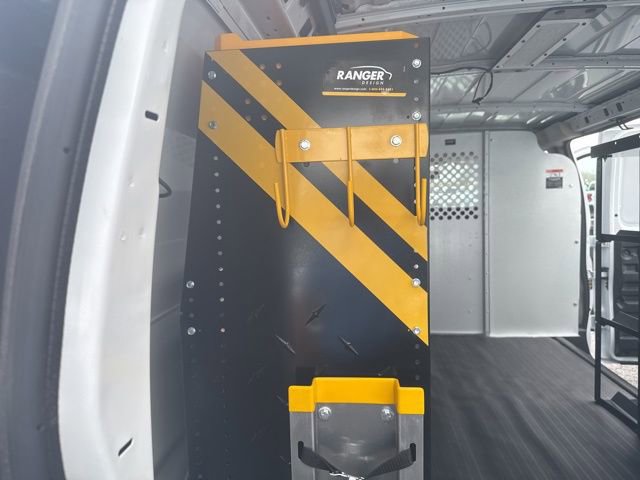 2025 Chevrolet Express Cargo Work Van - Photo 10