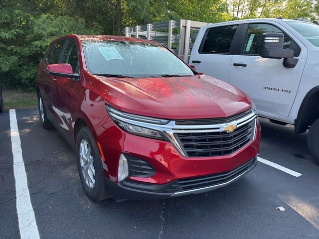 2022 Chevrolet Equinox LT photo 2