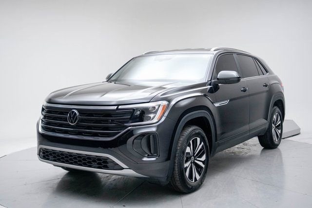 2024 Volkswagen Atlas Cross Sport SE's photo