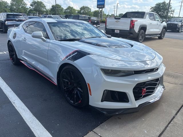 2019 Chevrolet Camaro ZL1 photo 2