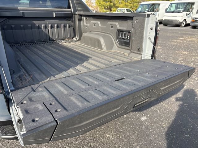 2025 Chevrolet Silverado EV RST - Photo 16