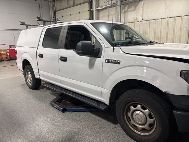 2015 Ford F-150 XLT photo 2