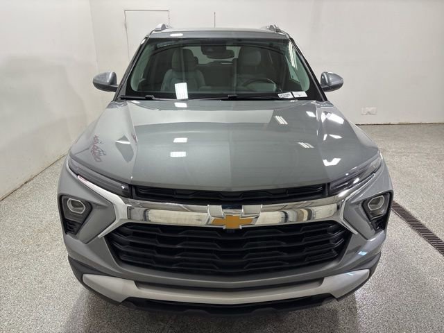 2025 Chevrolet Trailblazer LT photo 2