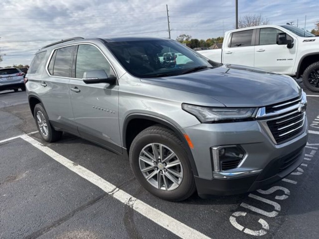 Used 2023 Chevrolet Traverse LT Cloth SUV