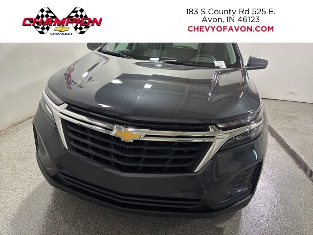 2022 Chevrolet Equinox LS photo 2