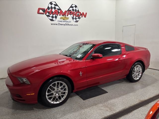 2013 Ford Mustang V6 Premium's photo