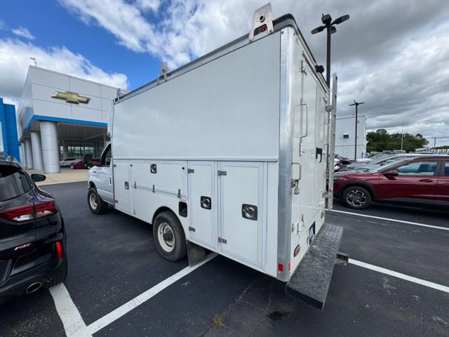2023 Ford E-350 photo 2