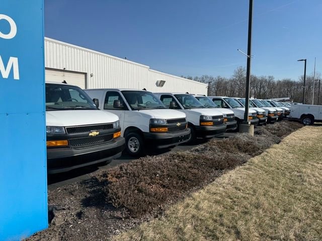 2025 Chevrolet Express Cargo Work Van - Photo 6