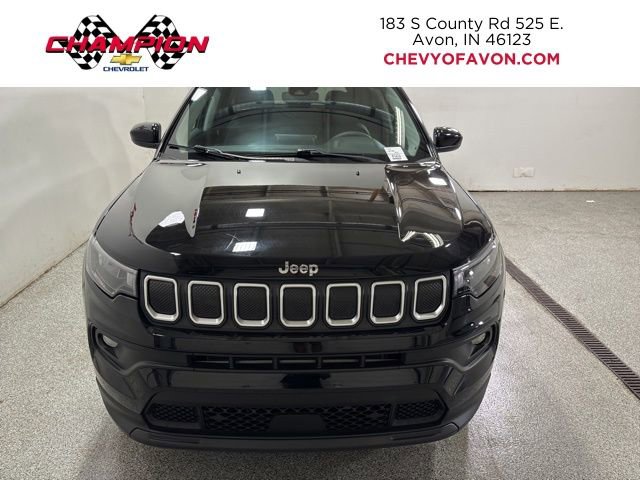 2022 Jeep Compass Latitude photo 2