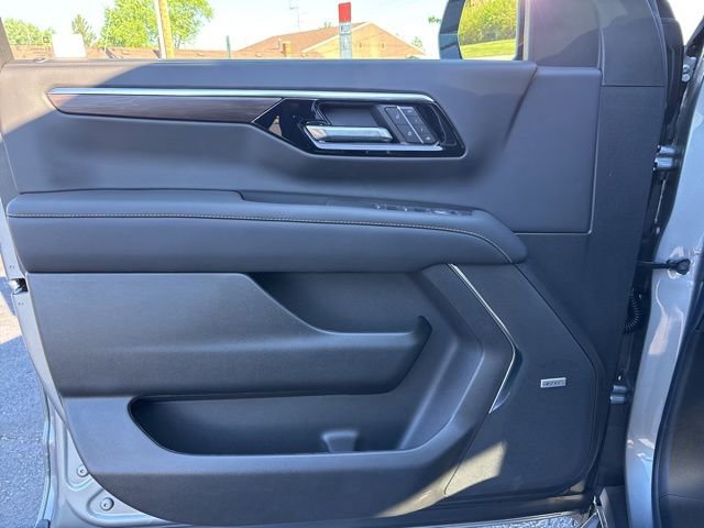 2026 Chevrolet Suburban Premier - Photo 42