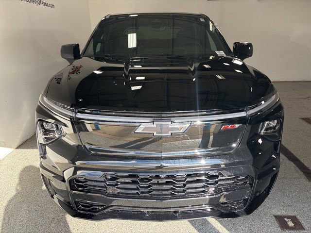 2025 Chevrolet Silverado EV RST photo 2