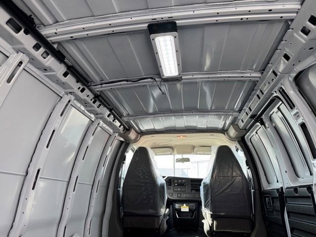2025 Chevrolet Express Cargo Work Van - Photo 20