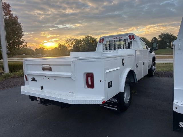 2025 Chevrolet Silverado 3500HD Work Truck photo 3