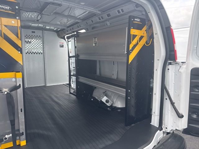 2025 Chevrolet Express Cargo Work Van - Photo 6