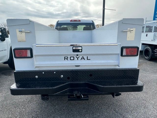 2024 Chevrolet Silverado 3500HD photo 2