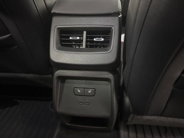 2025 Chevrolet Equinox EV LT - Photo 29