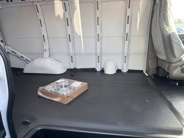 2025 Chevrolet Express Cargo Work Van - Photo 22