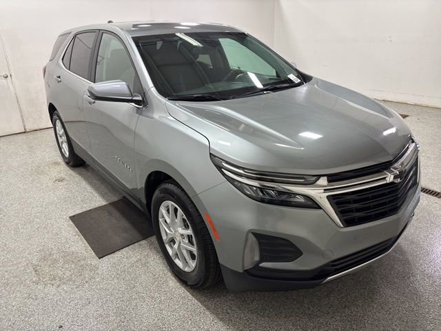 2023 Chevrolet Equinox LT photo 3