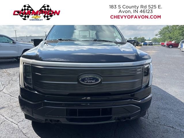 2022 Ford F-150 Lightning Lariat photo 2