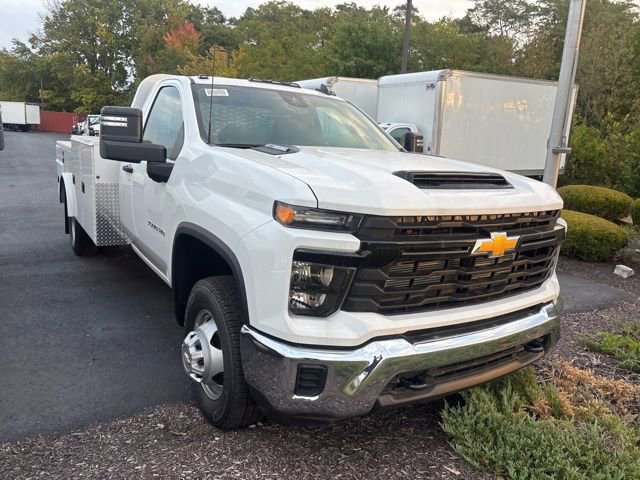2025 Chevrolet Silverado 3500HD Work Truck photo 2
