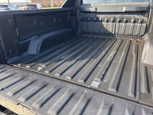 2025 Chevrolet Silverado EV RST - Photo 19