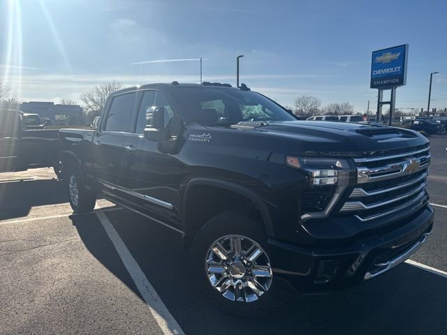 2024 Chevrolet Silverado 2500HD High Country photo 2