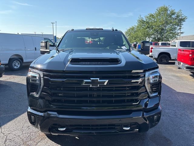 2025 Chevrolet Silverado 2500HD High Country photo 2