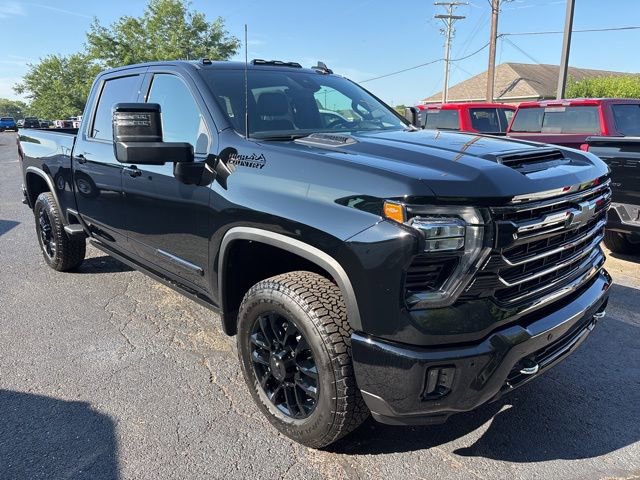 2025 Chevrolet Silverado 2500HD High Country photo 3