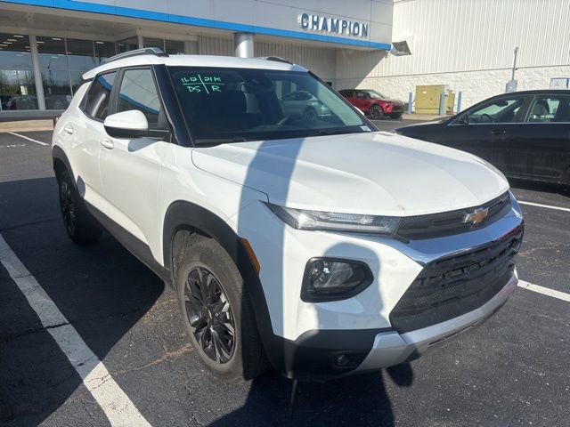 2022 Chevrolet Trailblazer LT photo 2