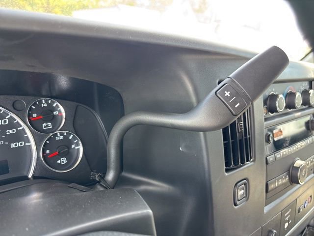 2025 Chevrolet Express Cargo Work Van - Photo 25
