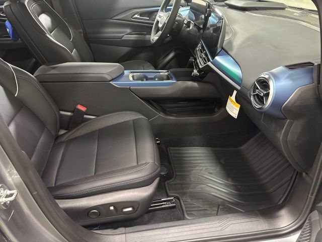 2025 Chevrolet Equinox EV LT - Photo 34