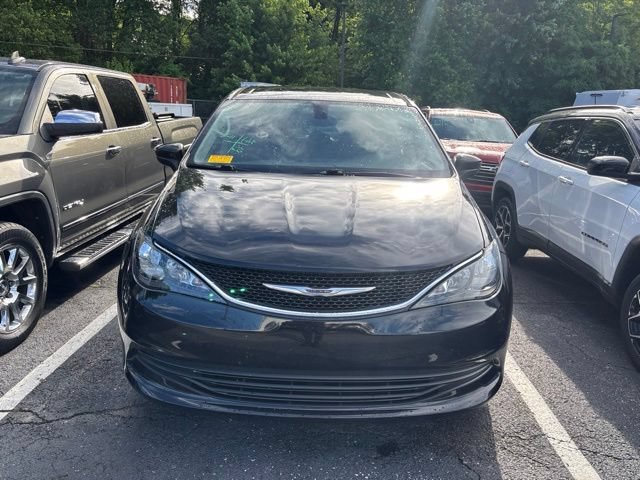 Used 2017 Chrysler Pacifica Touring with VIN 2C4RC1DG8HR532156 for sale in Avon, IN