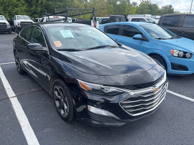 2023 Chevrolet Malibu 1LT photo 2
