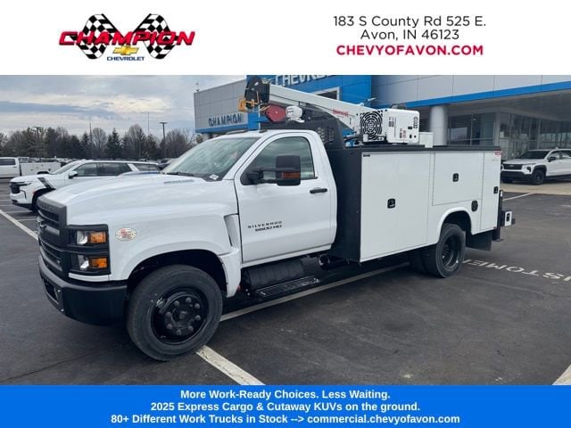 2024 Chevrolet Silverado 4500 Medium Duty Chassis Cab Work Truck's photo