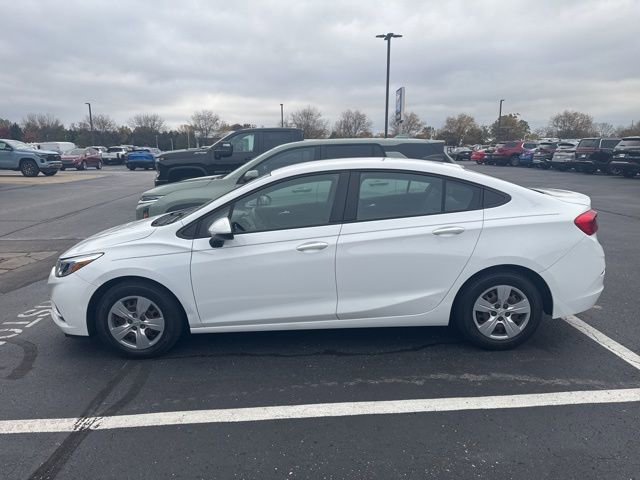 2017 Chevrolet Cruze LS photo 2