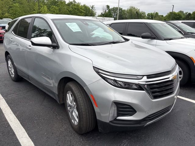 2022 Chevrolet Equinox LT photo 2