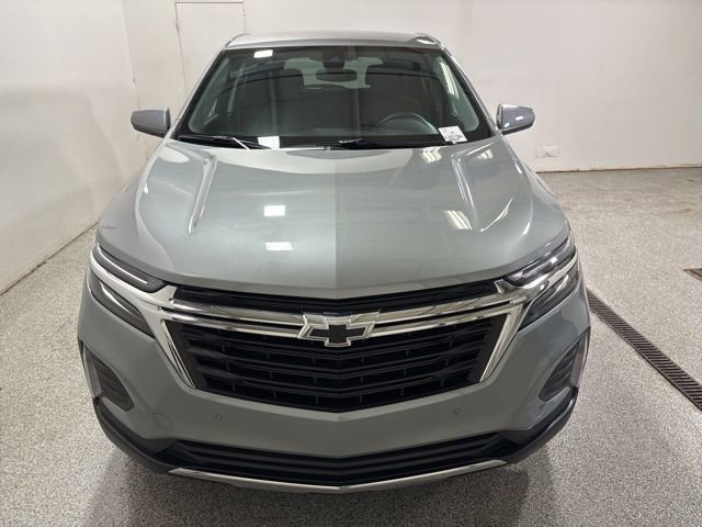 2023 Chevrolet Equinox LT photo 2
