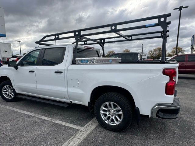 2024 Chevrolet Silverado 1500 photo 2