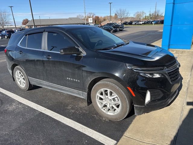 2023 Chevrolet Equinox LT photo 2