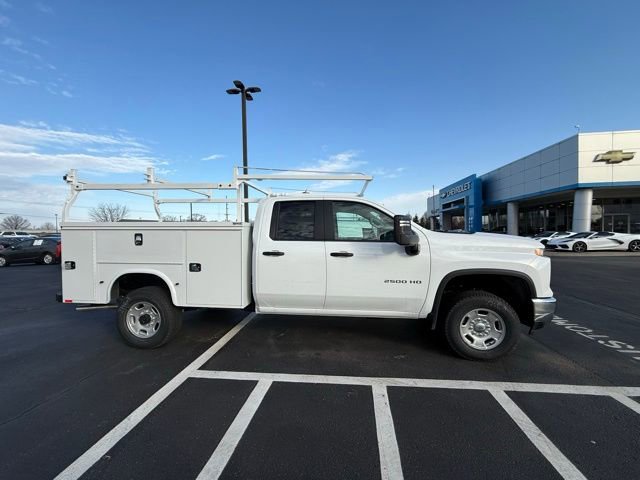 2025 Chevrolet Silverado 2500HD photo 3