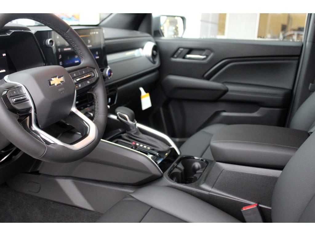 2026 Chevrolet Colorado LT - Photo 8