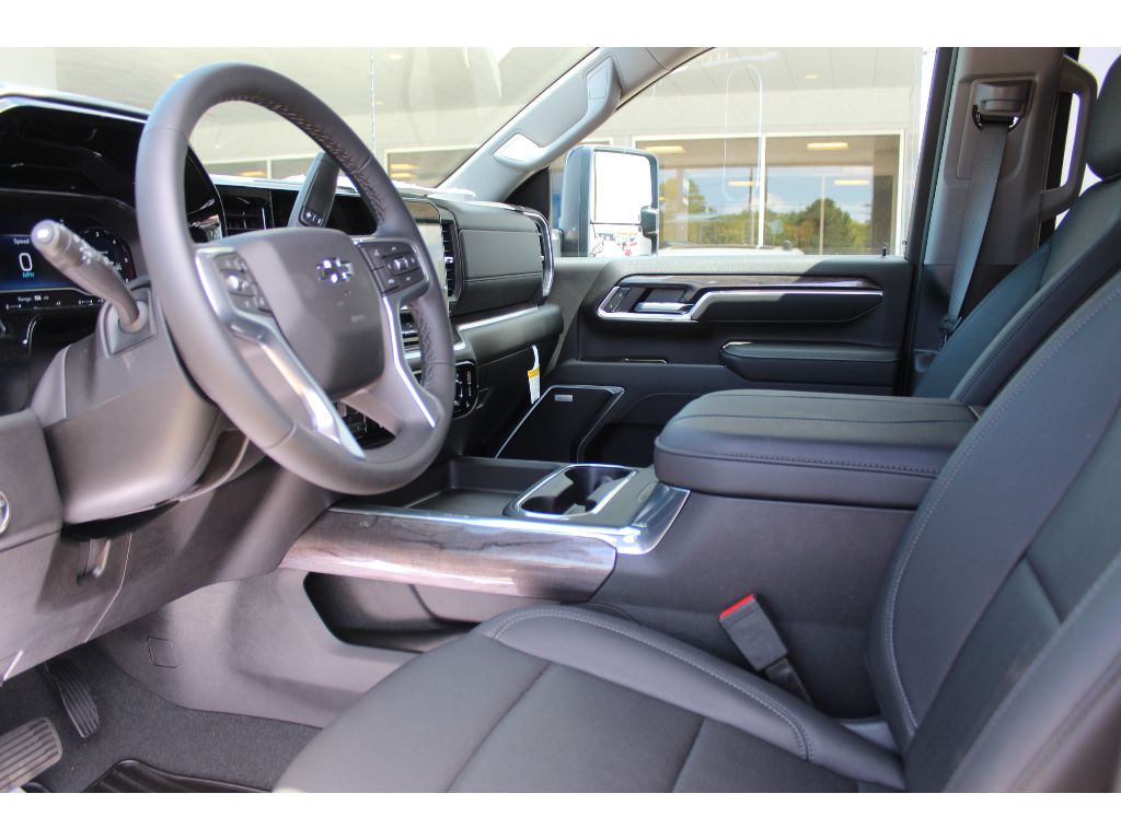 2025 Chevrolet Silverado 2500 HD LTZ - Photo 8