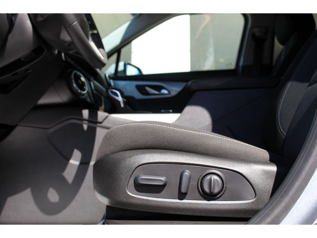 2025 Chevrolet Blazer 2LT - Photo 10