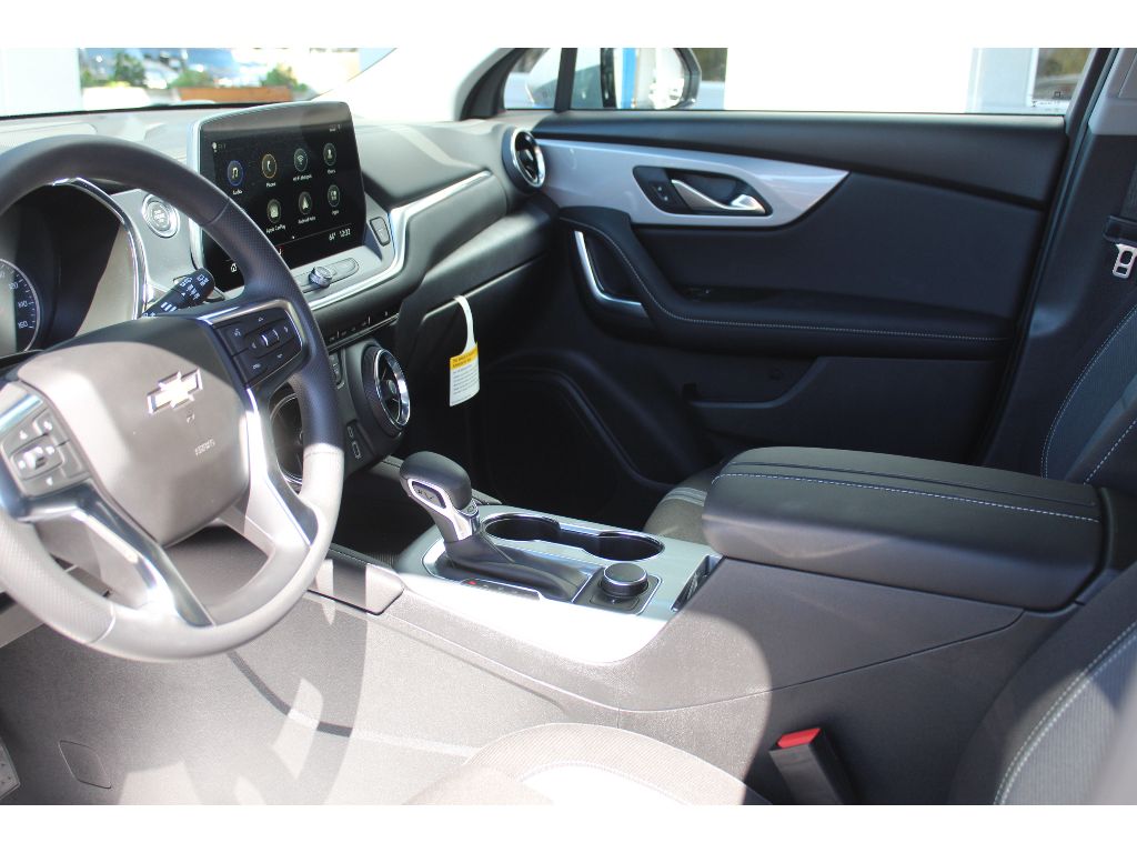 2025 Chevrolet Blazer 2LT - Photo 11