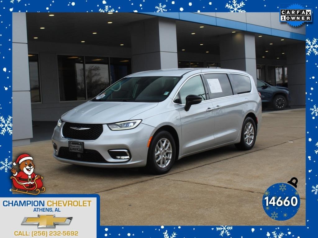 Used 2024 Chrysler Pacifica Touring L Van Passenger Van