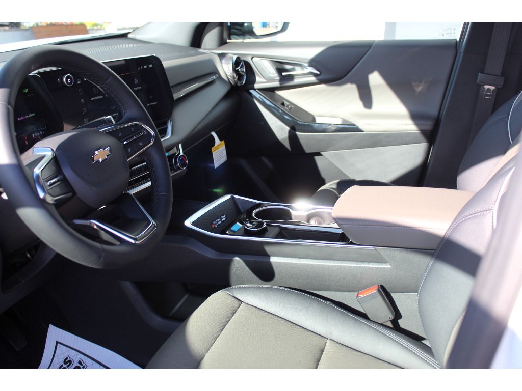 2026 Chevrolet Equinox LT - Photo 11