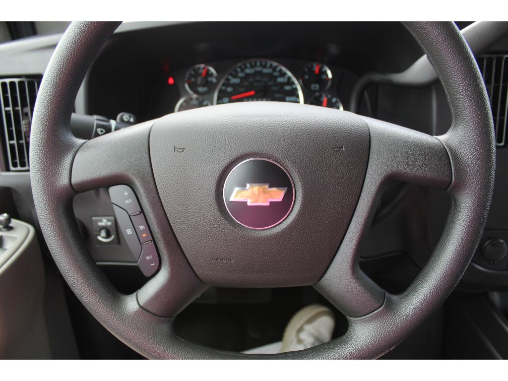 2025 Chevrolet Express Cargo Work Van - Photo 9