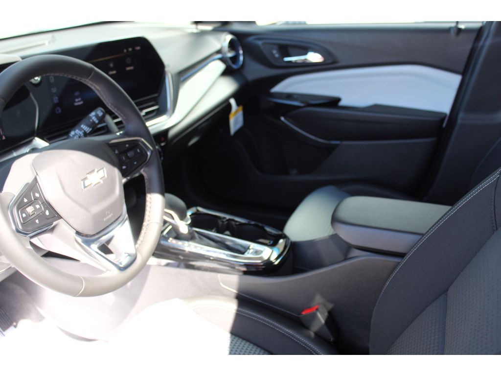 2026 Chevrolet Trax LT - Photo 11