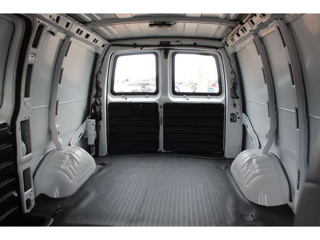2025 Chevrolet Express Cargo Work Van - Photo 13